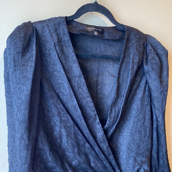 ✨BRAND NEW✨ DYNAMITE BLACK LEOPARD SPARKLY DRESS WITH RUFFLE DETAILING - Picture 6 of 16